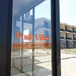 Posh 2 *
